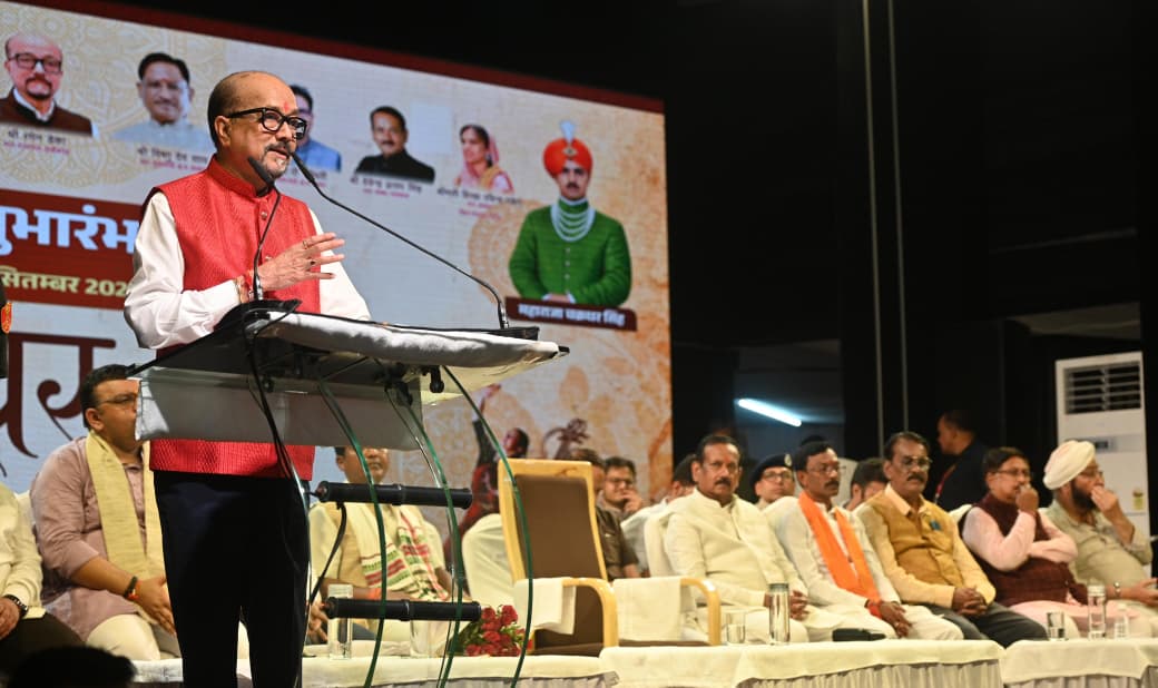 रायगढ़ में 41वें अंतर्राष्ट्रीय चक्रधर समारोह का भव्य शुभारंभ : राज्यपाल रमेन डेका बोले – ‘महाराजा चक्रधर सिंह ने कला को राज-सिंहासन से ऊपर रखा’…