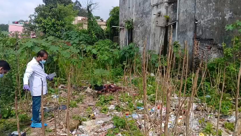 रायगढ़ में बर्बर वारदात : पुराने बस डिपो में खूनी तांडव, पत्थर से सिर कुचलकर युवक को उतारा मौत के घाट; नशे के अड्डे पर फैली दहशत…